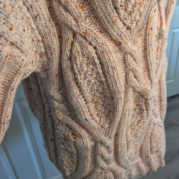 Cupio Cream V-Neck Cable Knit Sweater - Picture 3 of 8
